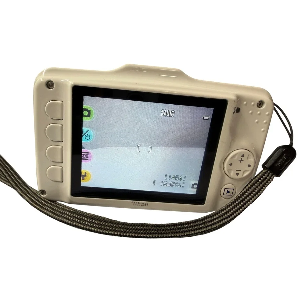 Nikon Coolpix S31 Digital Camera White Waterproof Shockproof 10.1MP 3x Zoom 8GB